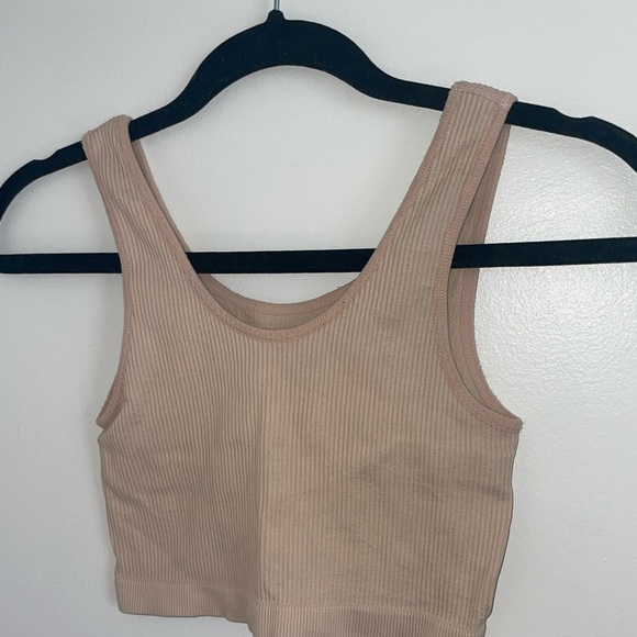 Crop Top / Sports Bra - Picture 2 of 2